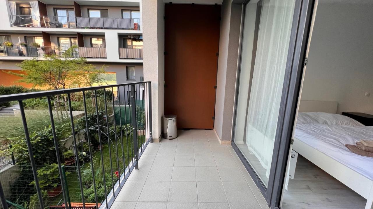 1 Room Apartment With Terrace, Slnecnice, 18B Bratislava Luaran gambar