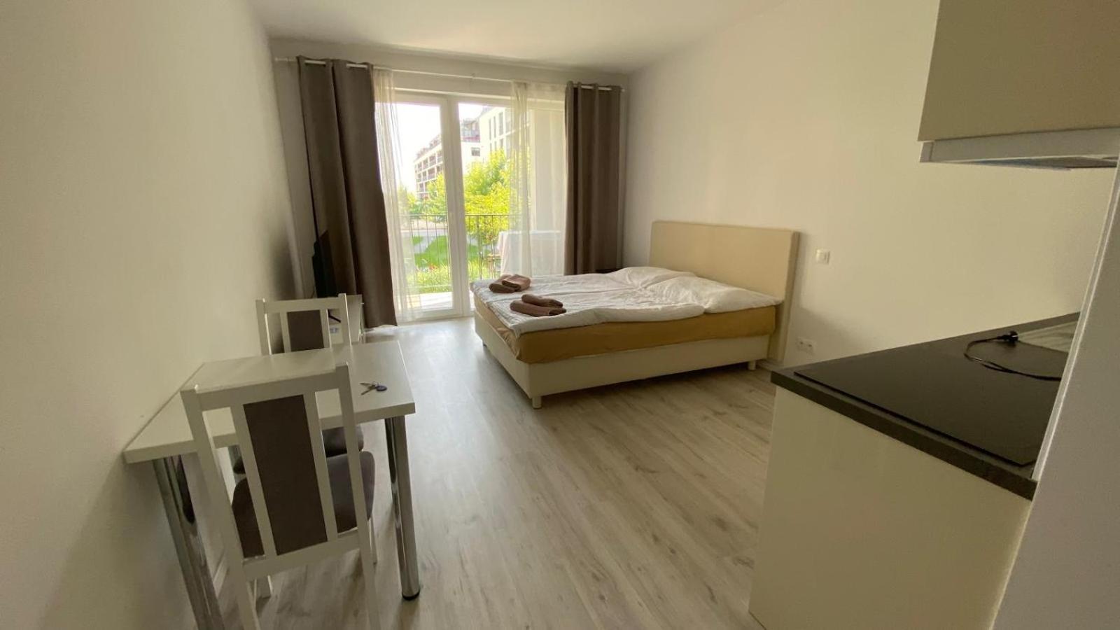 1 Room Apartment With Terrace, Slnecnice, 18B Bratislava Luaran gambar