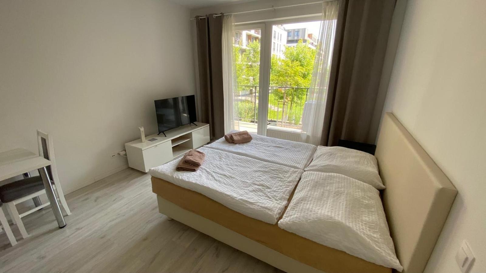 1 Room Apartment With Terrace, Slnecnice, 18B Bratislava Luaran gambar